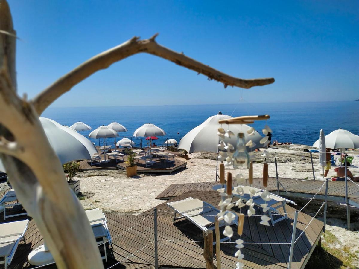 Villa Marina Di Andrano - Alisso, Casa Vista Mare Con Parcheggio Privato E Wifi Extérieur photo