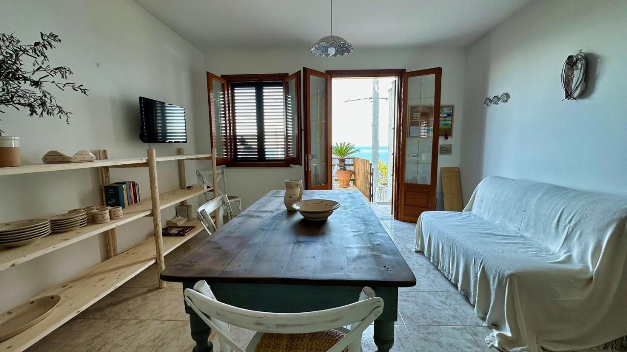 Villa Marina Di Andrano - Alisso, Casa Vista Mare Con Parcheggio Privato E Wifi Extérieur photo
