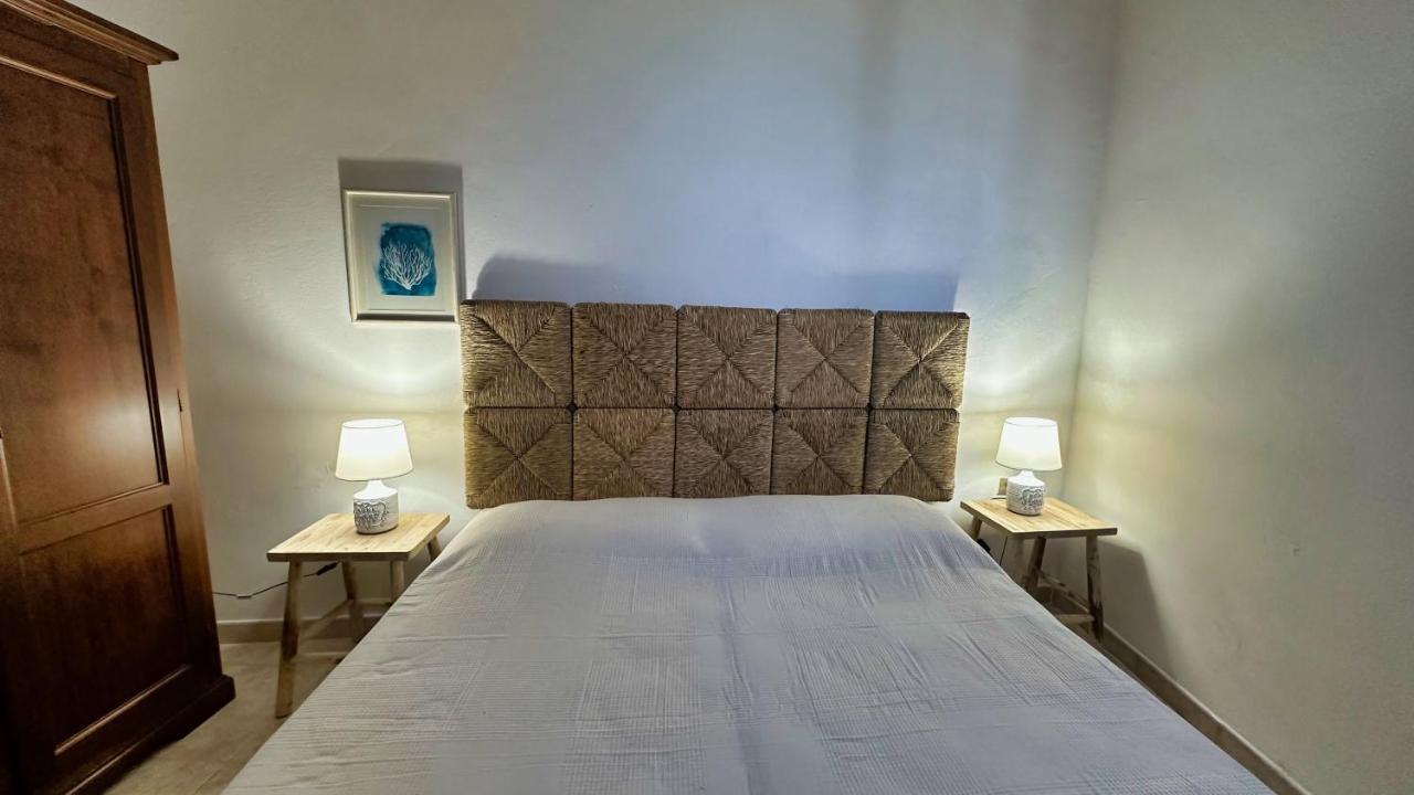 Villa Marina Di Andrano - Alisso, Casa Vista Mare Con Parcheggio Privato E Wifi Extérieur photo